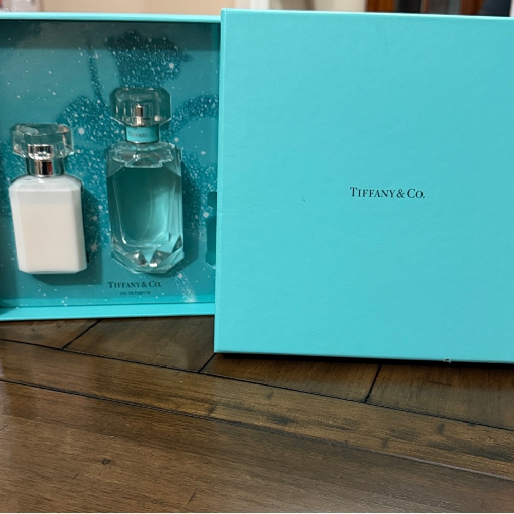 Tiffany & Co. Eau De Parfum 2.5 oz and Body Lotion gift set